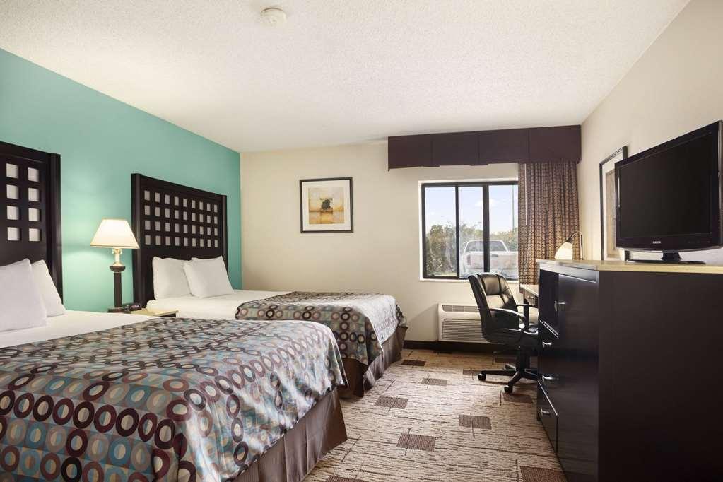 Days Inn By Wyndham Fort Smith Rom bilde